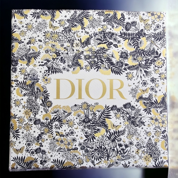Dior gift box with signature ribbon - Picture 2 of 2
